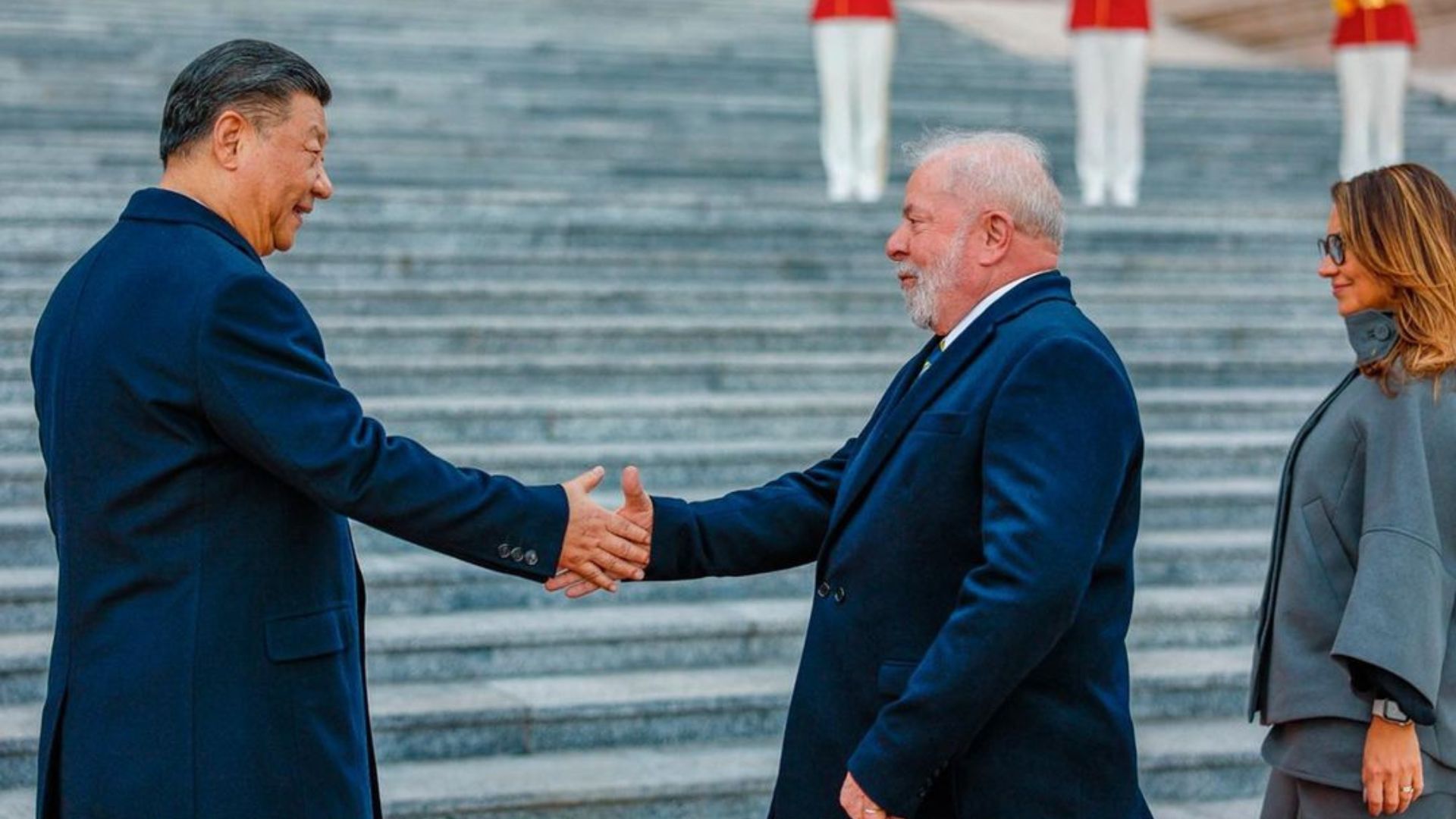 Xi Jinping diz a Lula que China abrirá 'novas oportunidades' para o Brasil