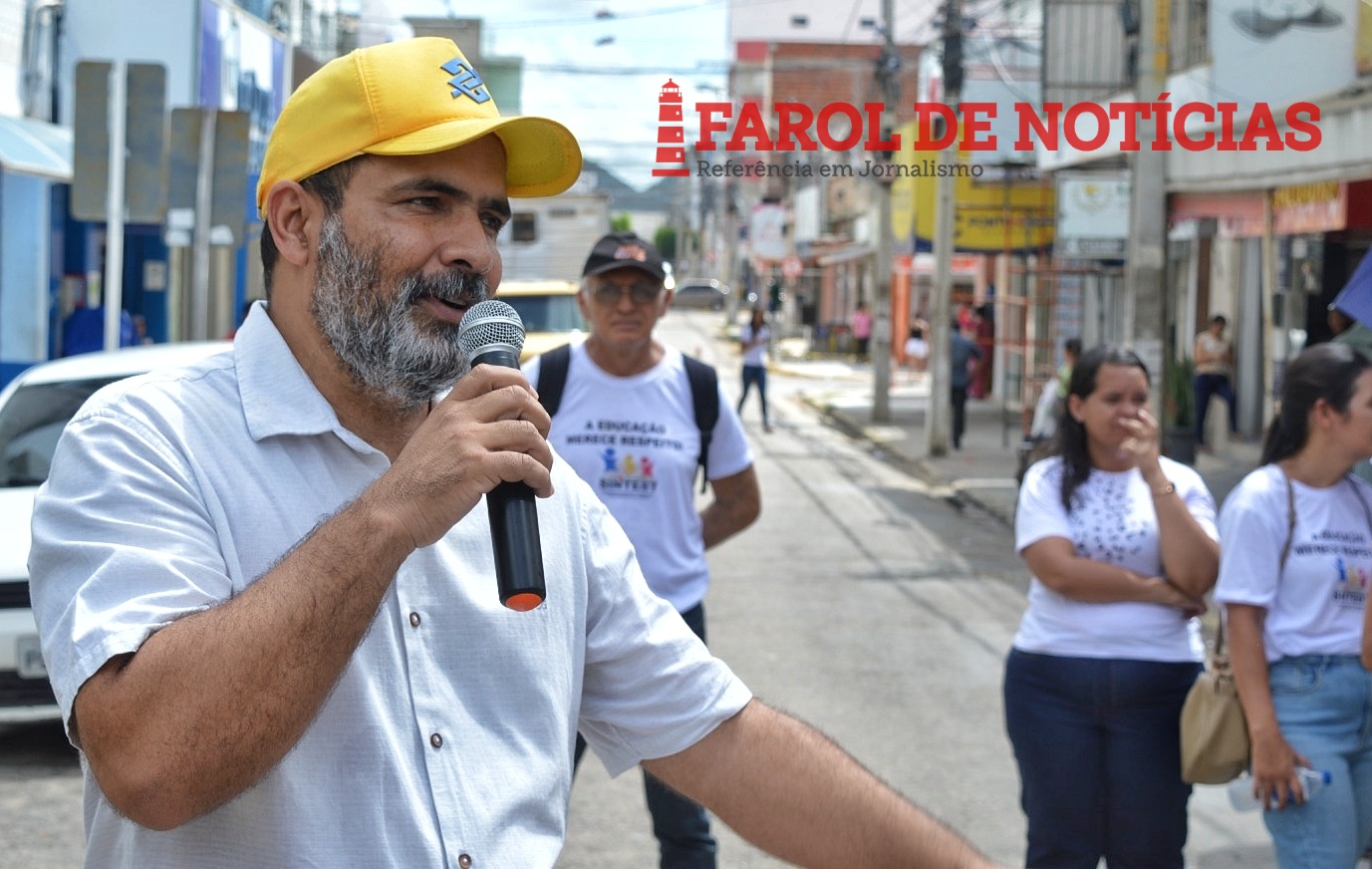 Professores saem às ruas de ST e culpam a prefeita Márcia