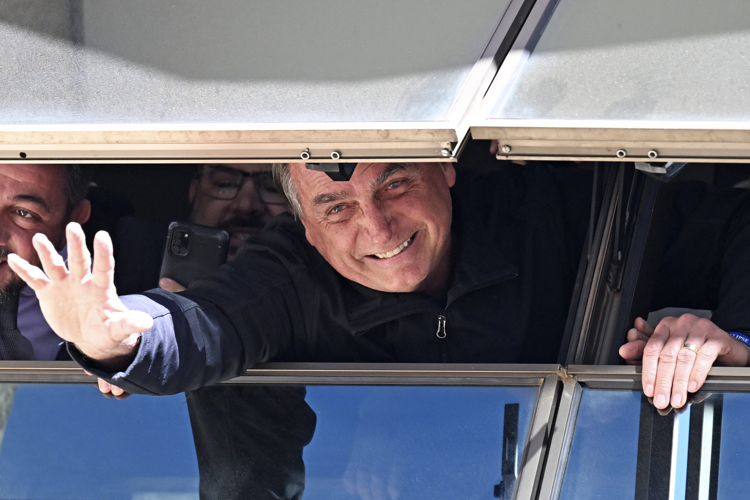 Bolsonaro presta depoimento na sede da Polícia Federal