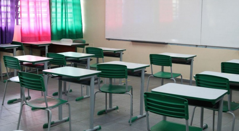 Surge polêmica em torno do material escolar em Serra Talhada