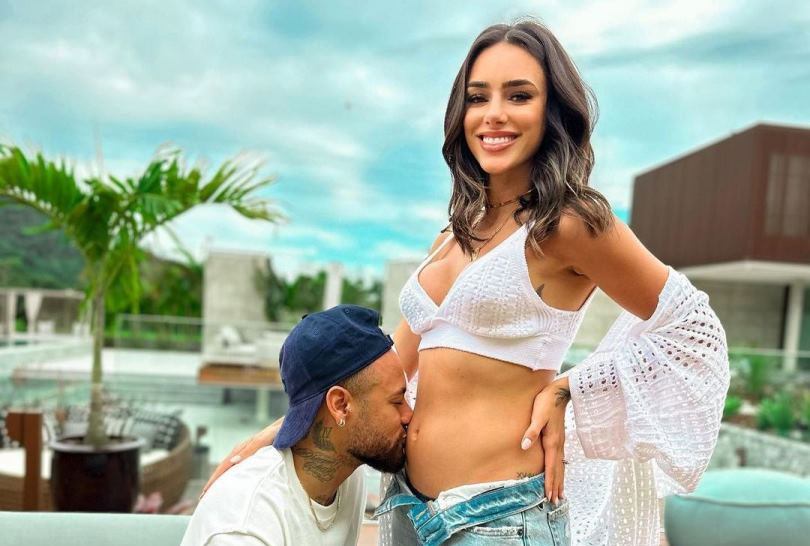 Neymar e Bruna Biancardi anunciam gravidez nas redes sociais