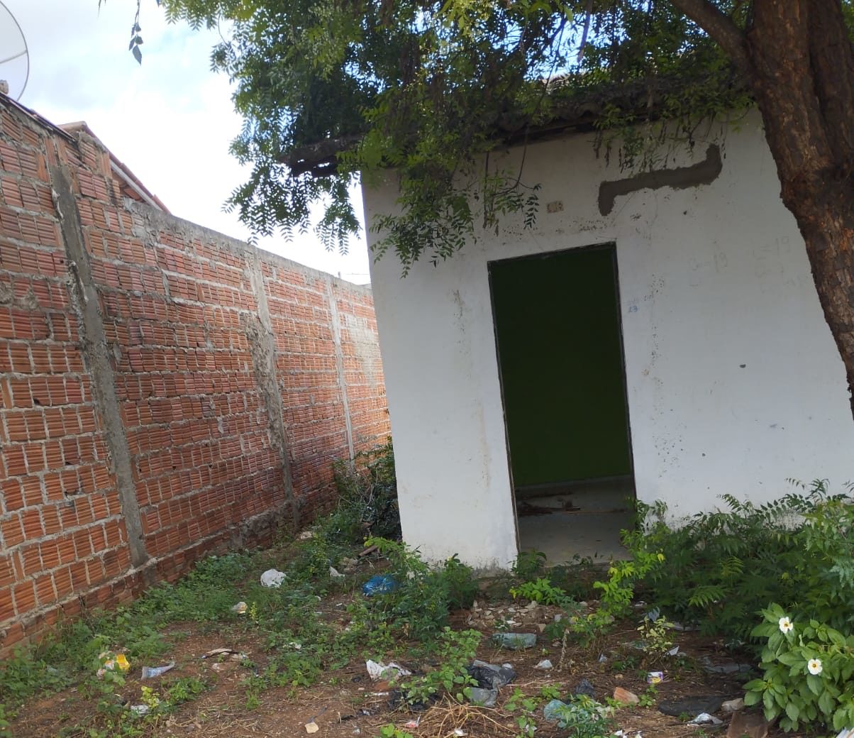Moradores questionam casas abandonadas em ST