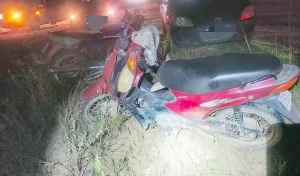 Motociclista invade contramão e fere duas pessoas na BR-232
