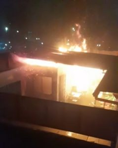 Incêndio atinge hotelzinho infantil no bairro do Jiquiá