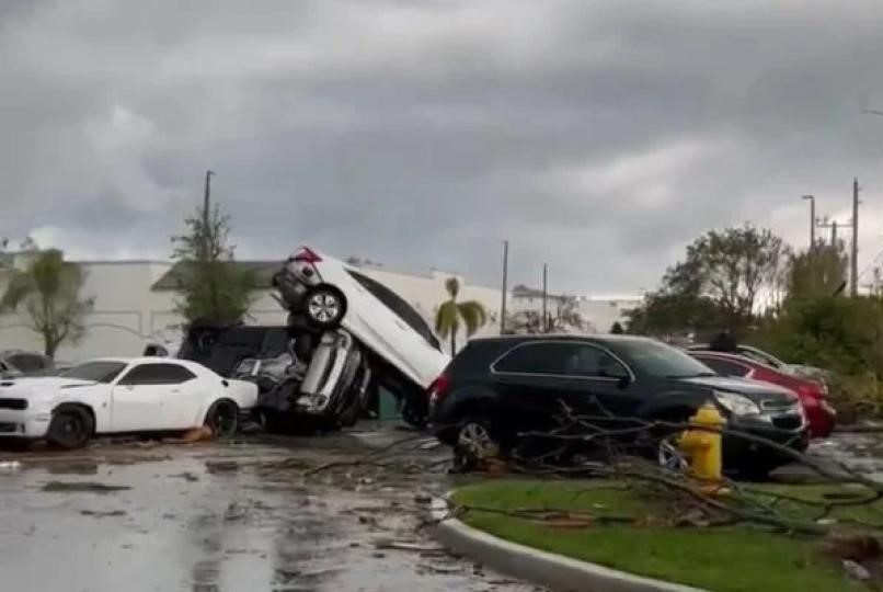 Tornado arrasta e lança carros ao ar na Flórida. Veja o vídeo
