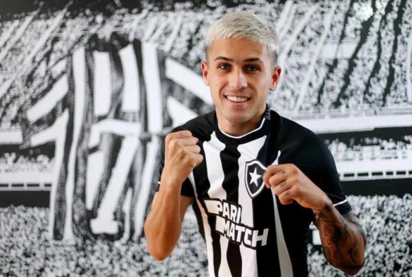 Botafogo anuncia a contratação de Diego Hernández