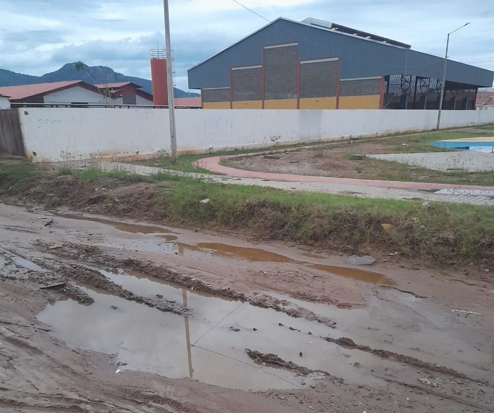 Prefeitura de Serra Talhada emite nota sobre ruas e lamaçal