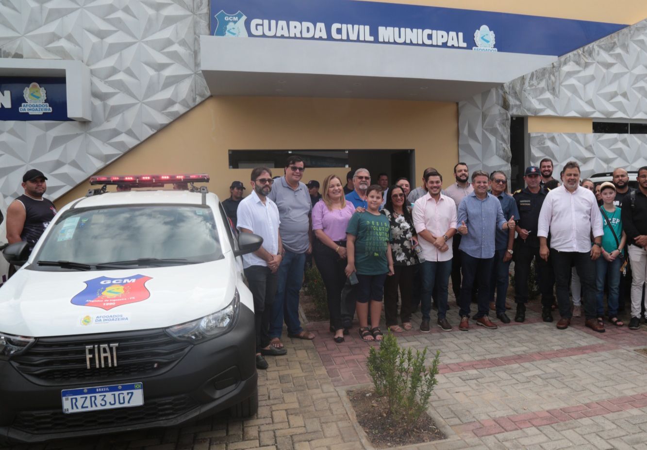 Sandrinho entregou veículo 0km para Guarda Municipal