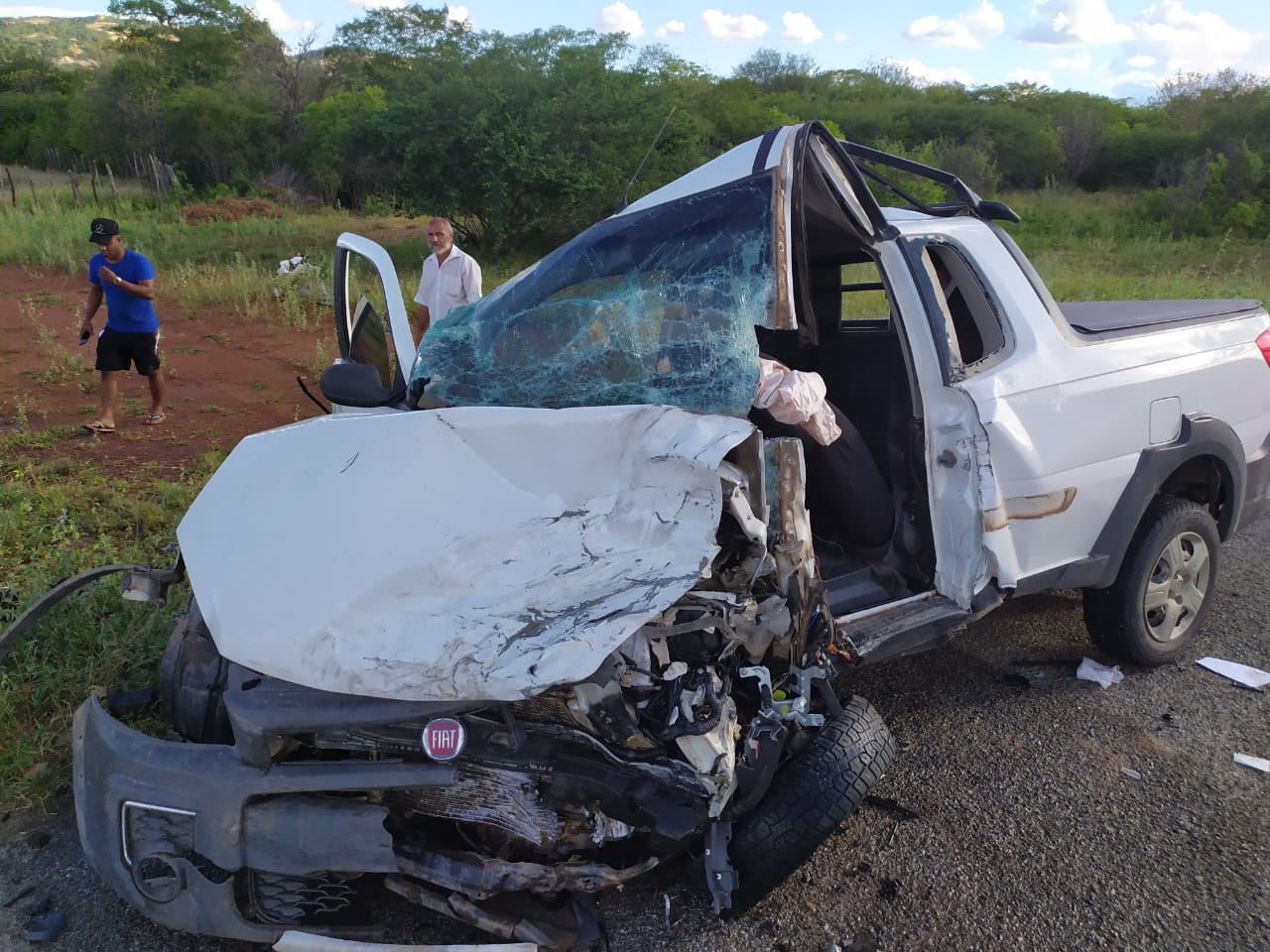 Faeca Melo sofre grave acidente na 232 em ST