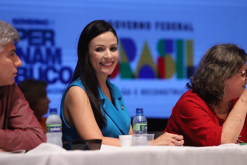 Márcia participa de plenária: 'É importante estar onde o povo está'