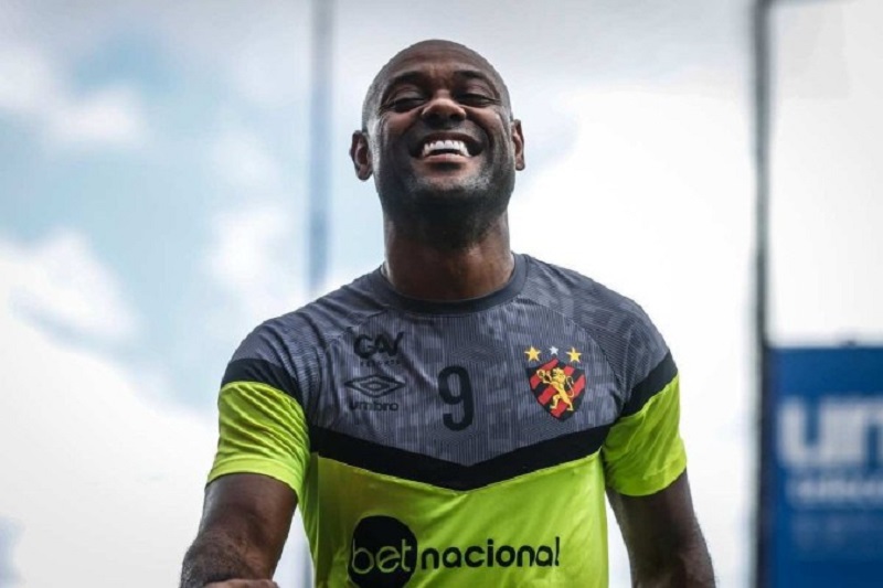 Vagner Love e Luciano Juba desfalcam Sport contra Chapecoense