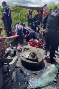 Acidente deixa 15 pessoas feridas e 4 mortas; vídeo