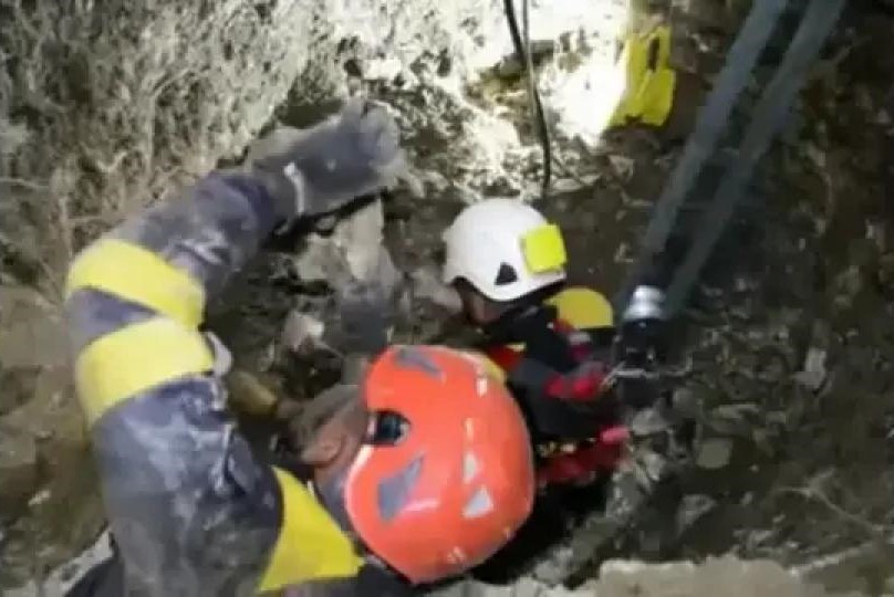 Idoso é resgatado de poço após ficar mais de 24h soterrado