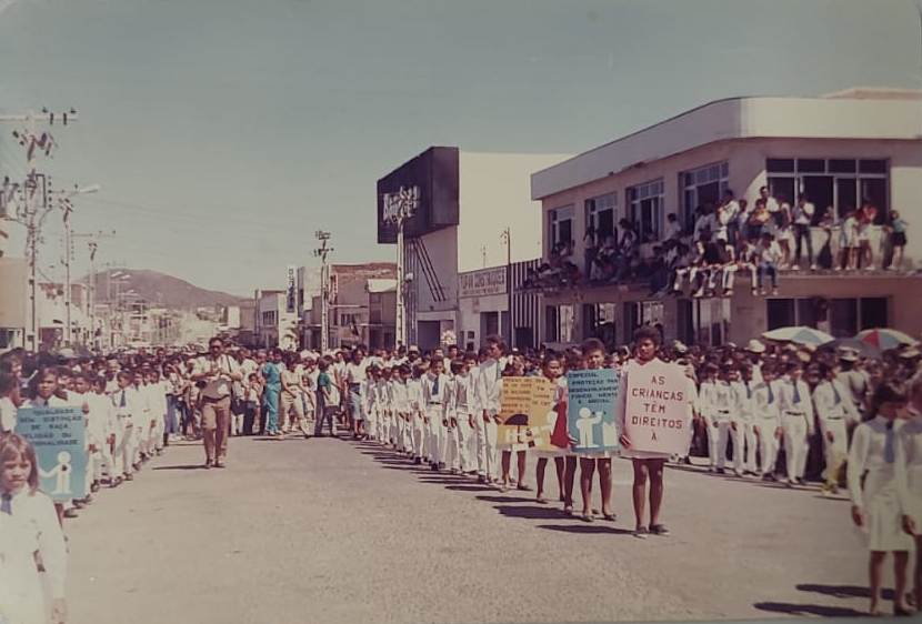 A escola que fará 60 anos em ST e a ocupação da prefeitura