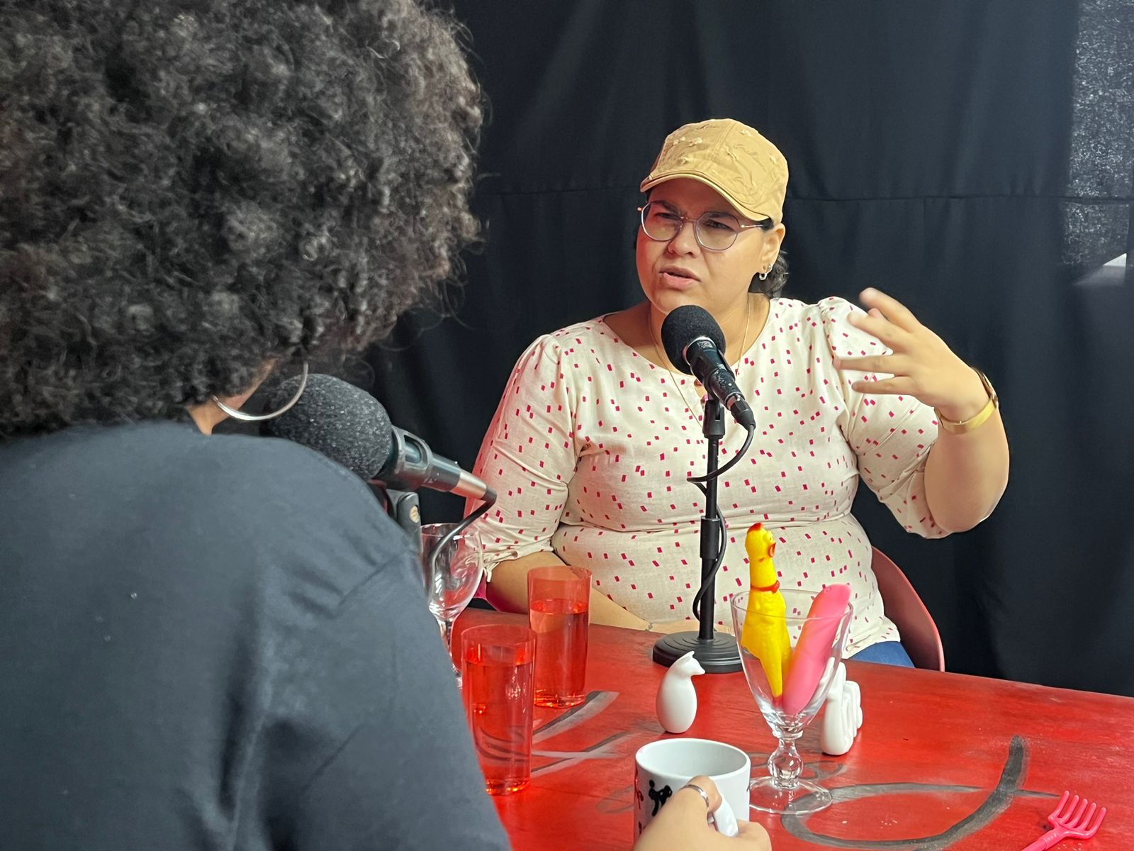 Podcast na TV FAROL fala sobre vivências lésbicas em Serra Talhada