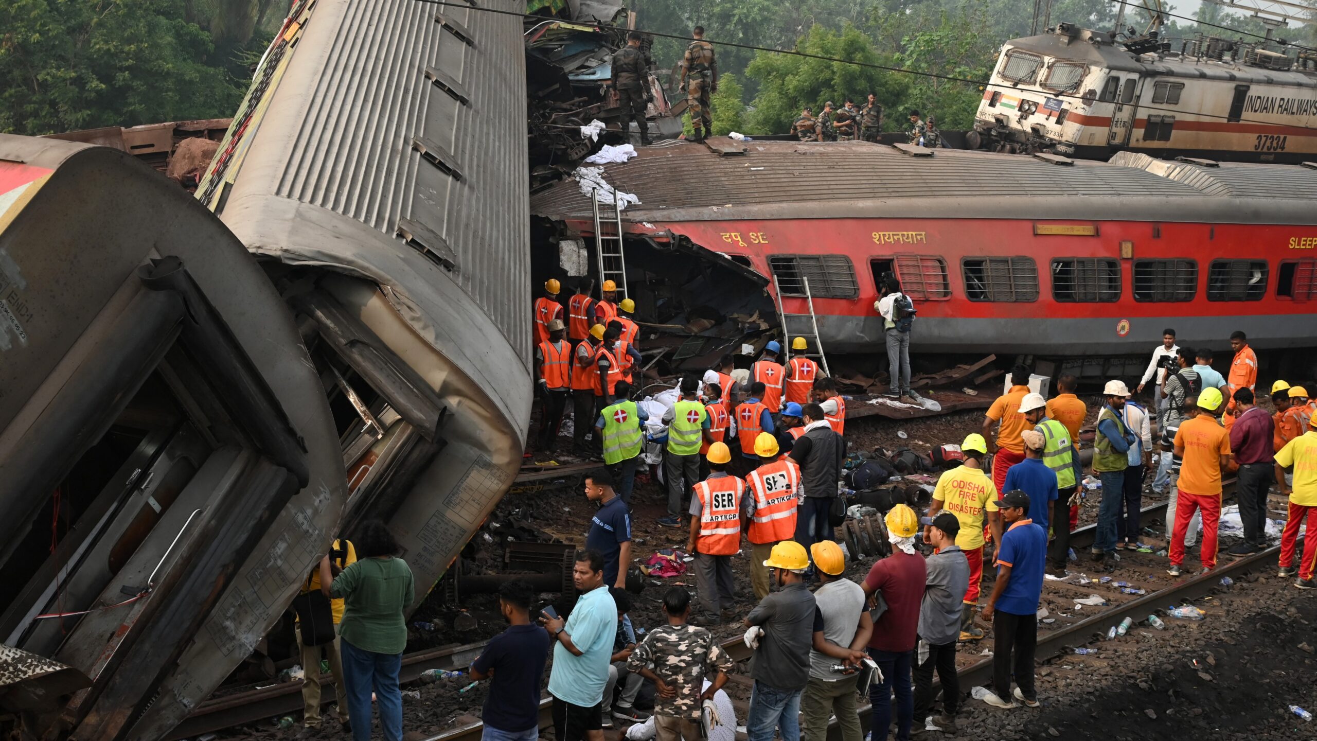 Acidente com trens sobe para 288 mortos e mais de 850 feridos