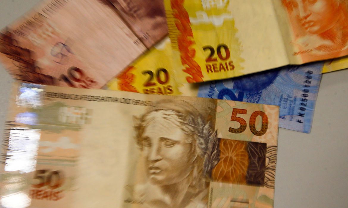 Governo Federal revelou data do aumento do salário mínimo para R$ 1.421