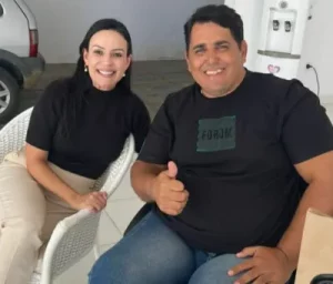 Márcia pode estar criando uma 'Torre de Babel', mas segue ligada