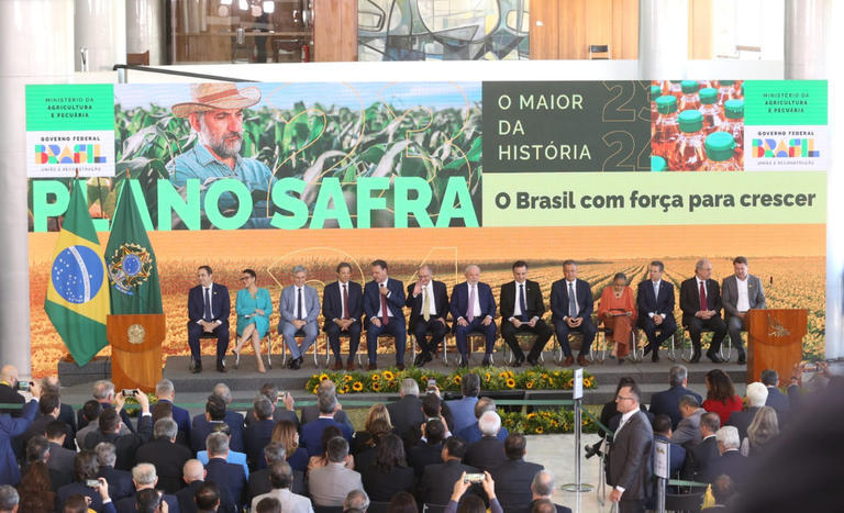 Governo anuncia Plano Safra 2023/2024 com financiamento de R$ 364,22 bilhões