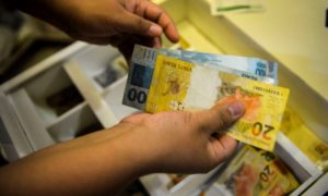 Pensionista serra-talhadense tem quase R$ 5 mil sacados após golpe