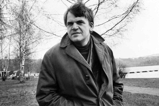 Morre o escritor tcheco Milan Kundera, aos 94 anos
