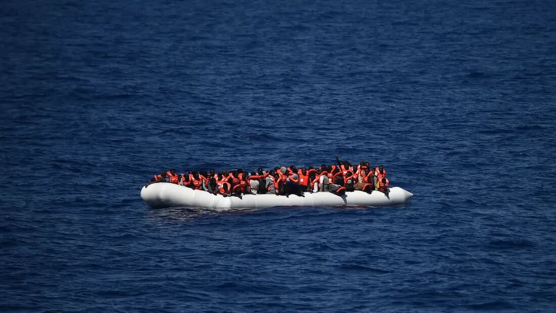 Naufrágio na costa da Tunísia tem dois migrantes mortos e cinco desaparecidos