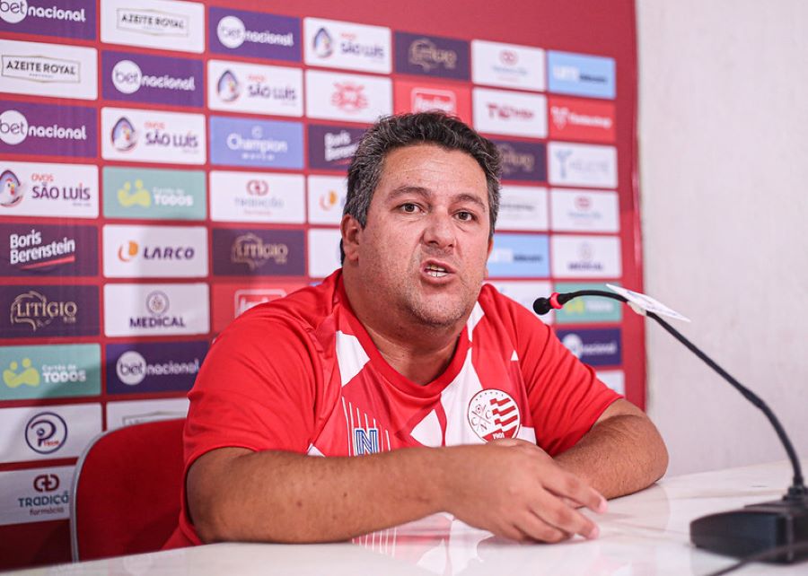 Treinador do Náutico desmente meia Matheus Carvalho sobre acerto após polêmica