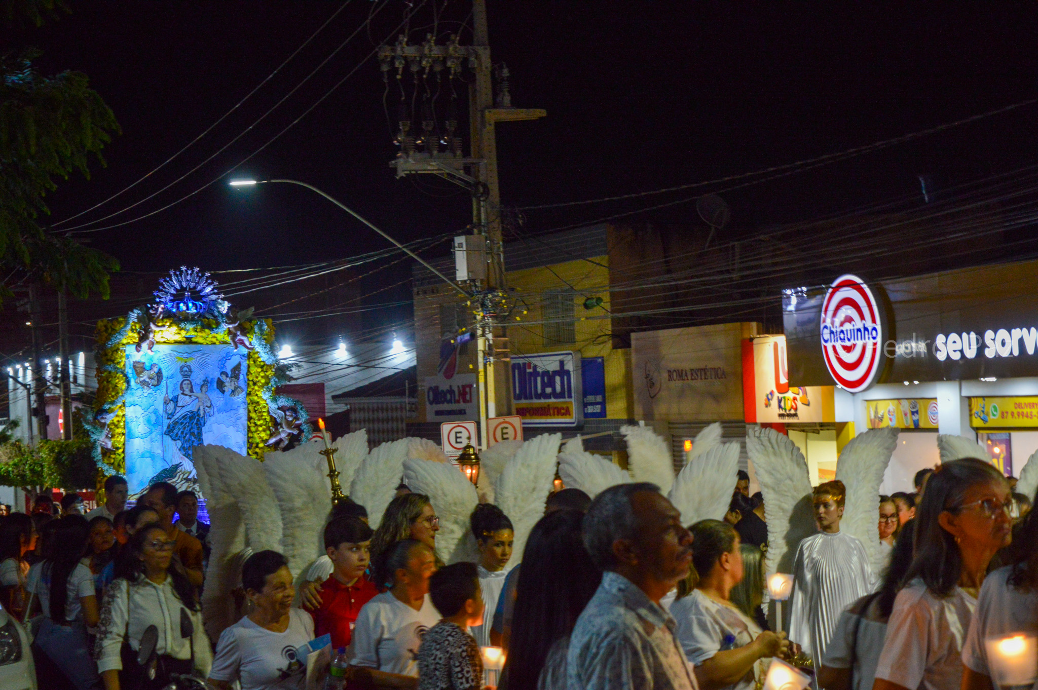 Procissão marca abertura da Festa da Penha em Serra Talhada