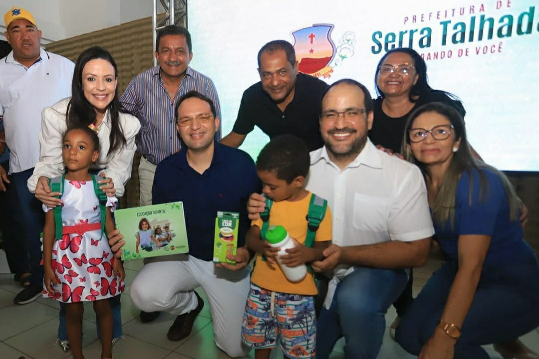 Márcia Conrado entrega quase 3 mil kits em Serra Talhada