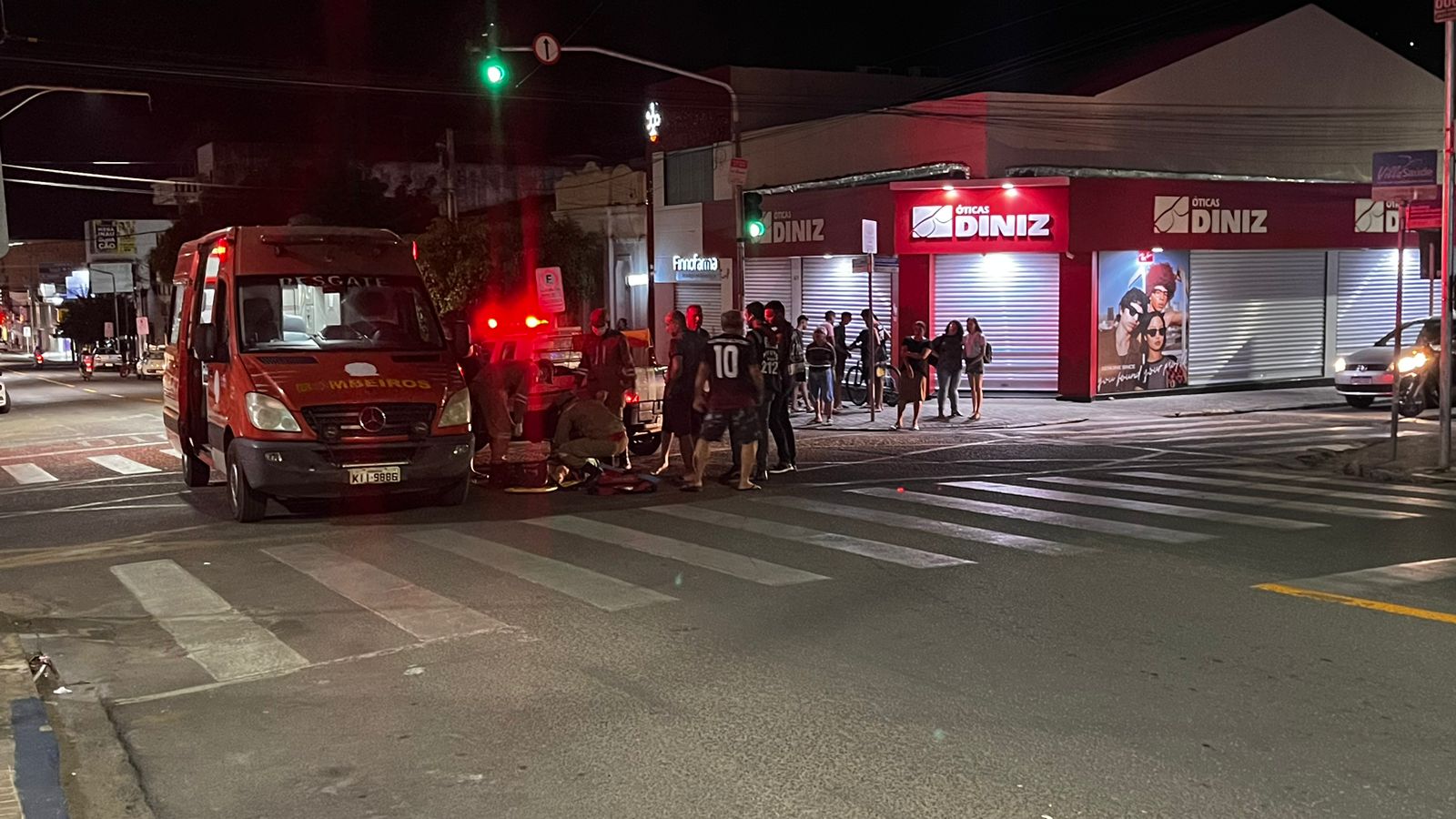 Pai e filho se envolvem em acidente com ciclista no Centro de ST