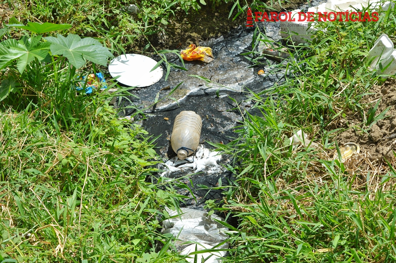 'Canal do Lixo' é sinal que algo está errado em Serra Talhada