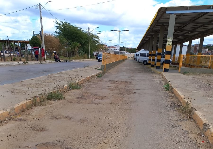 Cheio de buracos, motoristas reclamam em ST