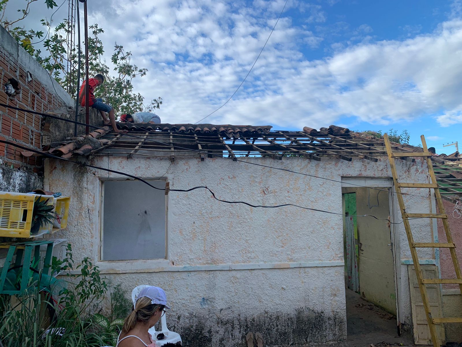 Serra-talhadense perde quase tudo em incêndio e pede ajuda