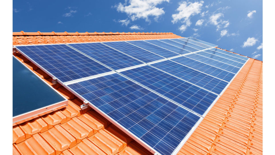 Empresário de ST leva golpe de mais de 20 mil após compra de placas solares