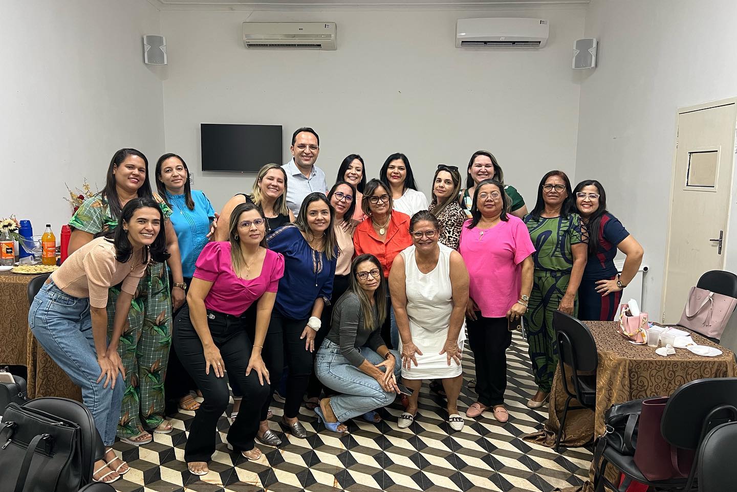 Márcia Conrado se reúne com gestores da educação