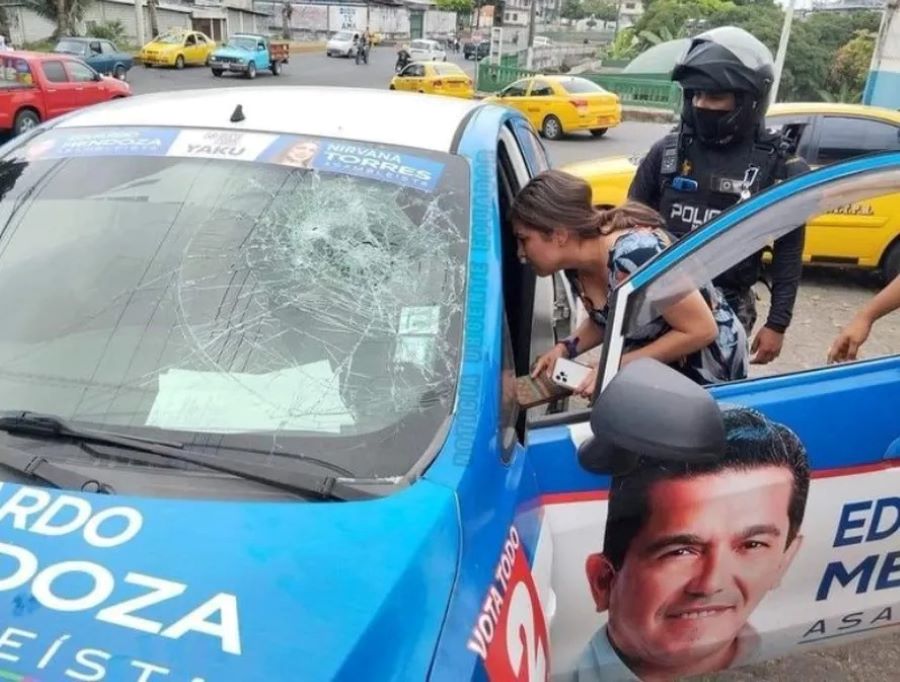 Candidata é alvo de ataque um dia depois de assassinato de presidenciável no Equador