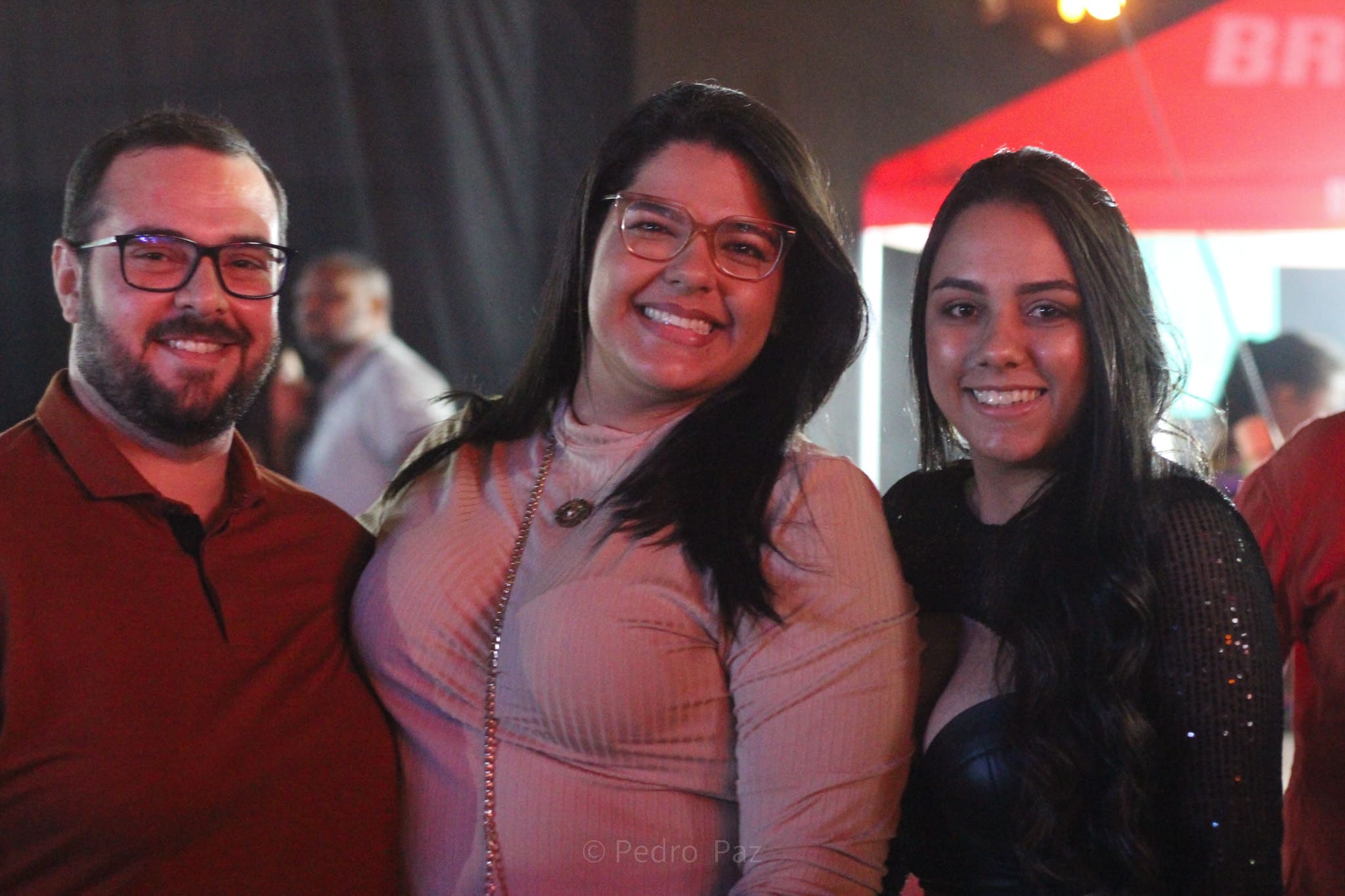 Público vai a loucura em noite de sofrência e forró em ST