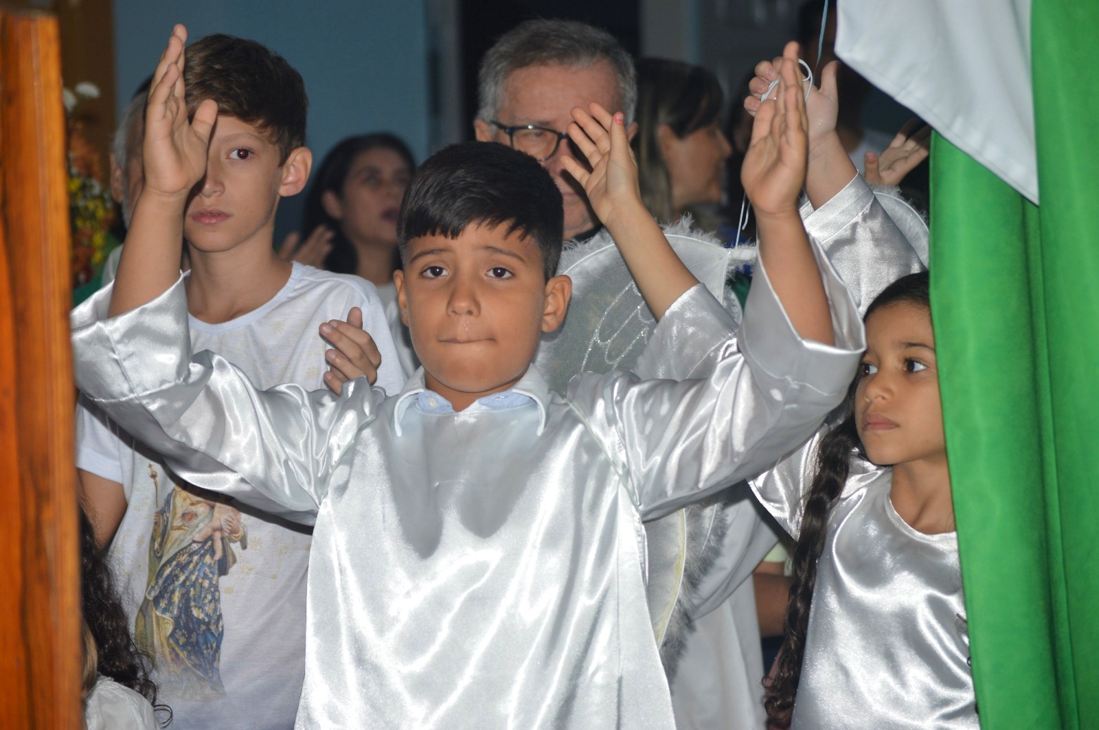 Noite das crianças emocionou fiéis em ST