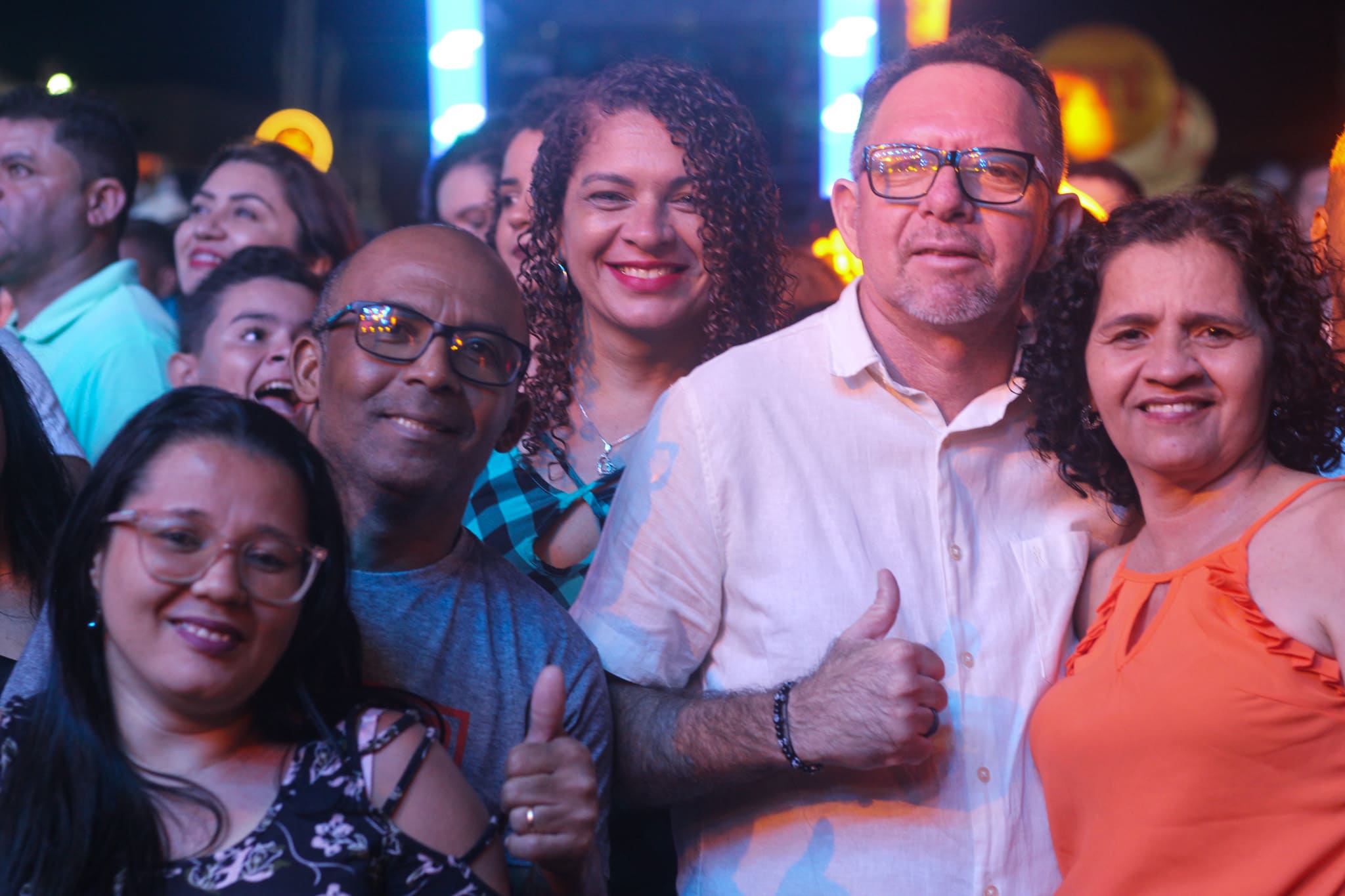 Priscila, Léo Santana e Iguinho e Lulinha reúnem 60 mil pessoas