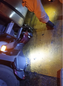 Acidente deixa moto debaixo de caminhão em Serra Talhada