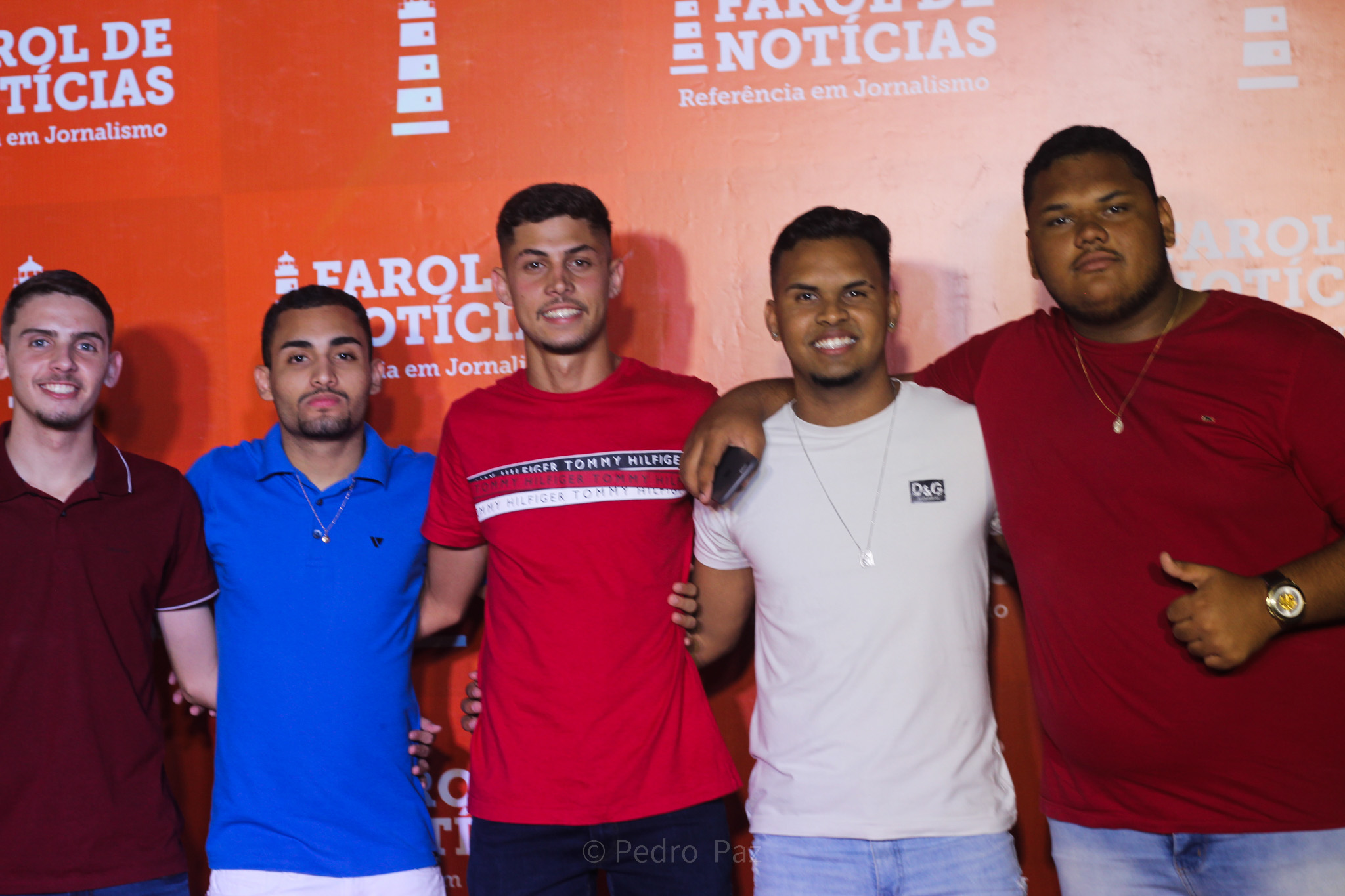 Badalação no espaço Farol, missa e show de fé