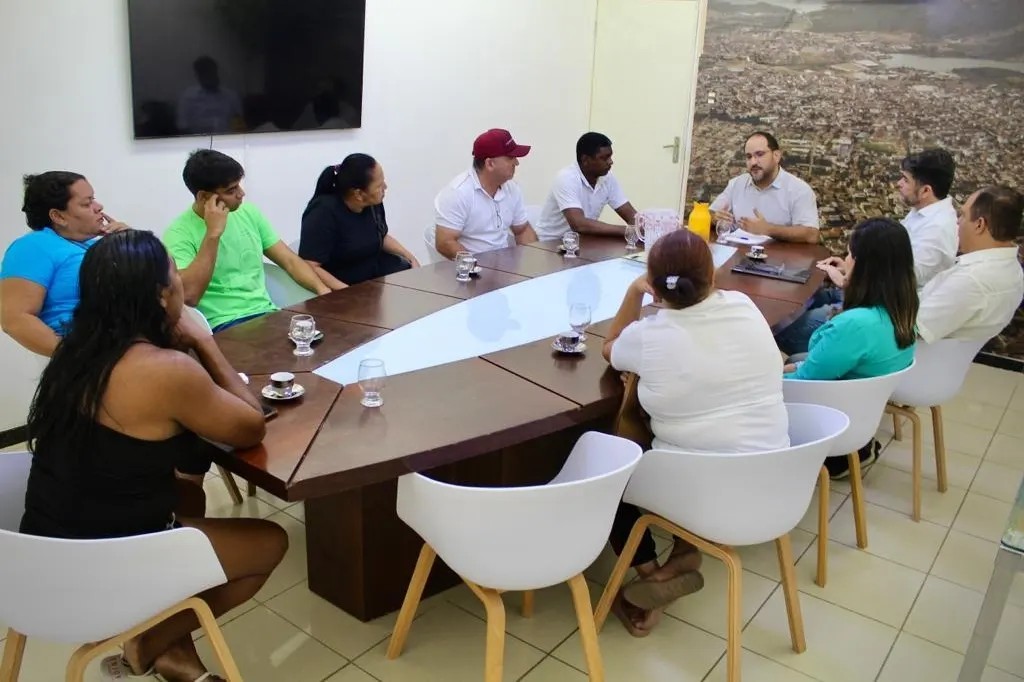 Márcio escuta comerciantes após polêmica em ST