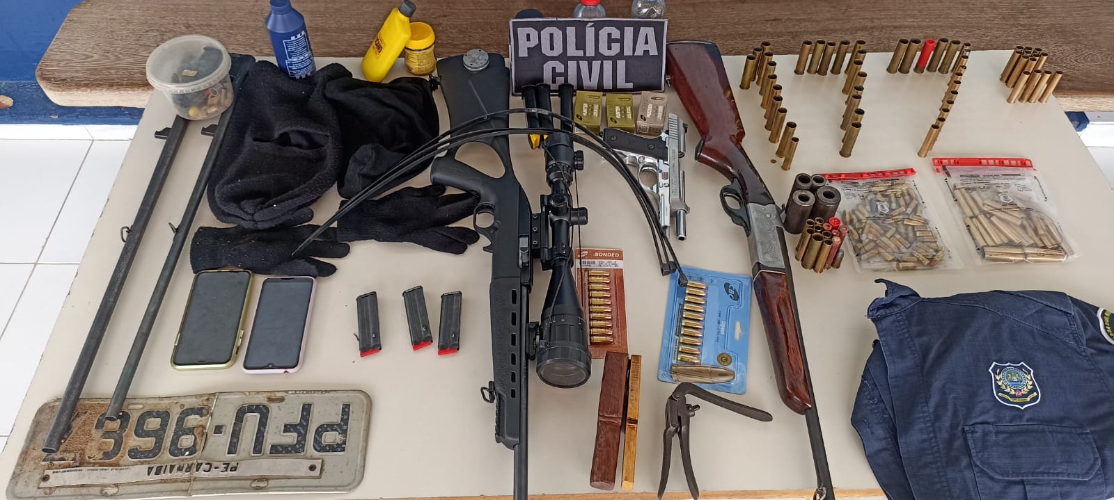 Polícia flagra suspeito com pistola, espingarda e 200 munições em ST
