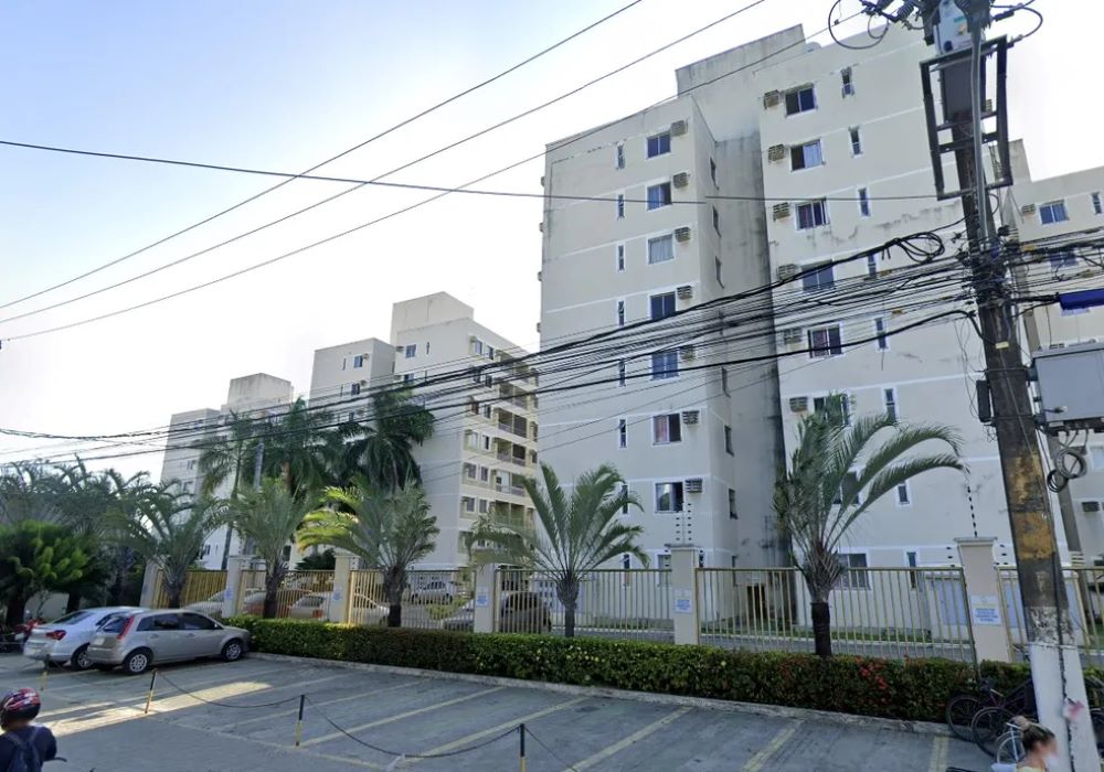 Criança de 7 anos cai do sétimo andar de prédio e sobrevive