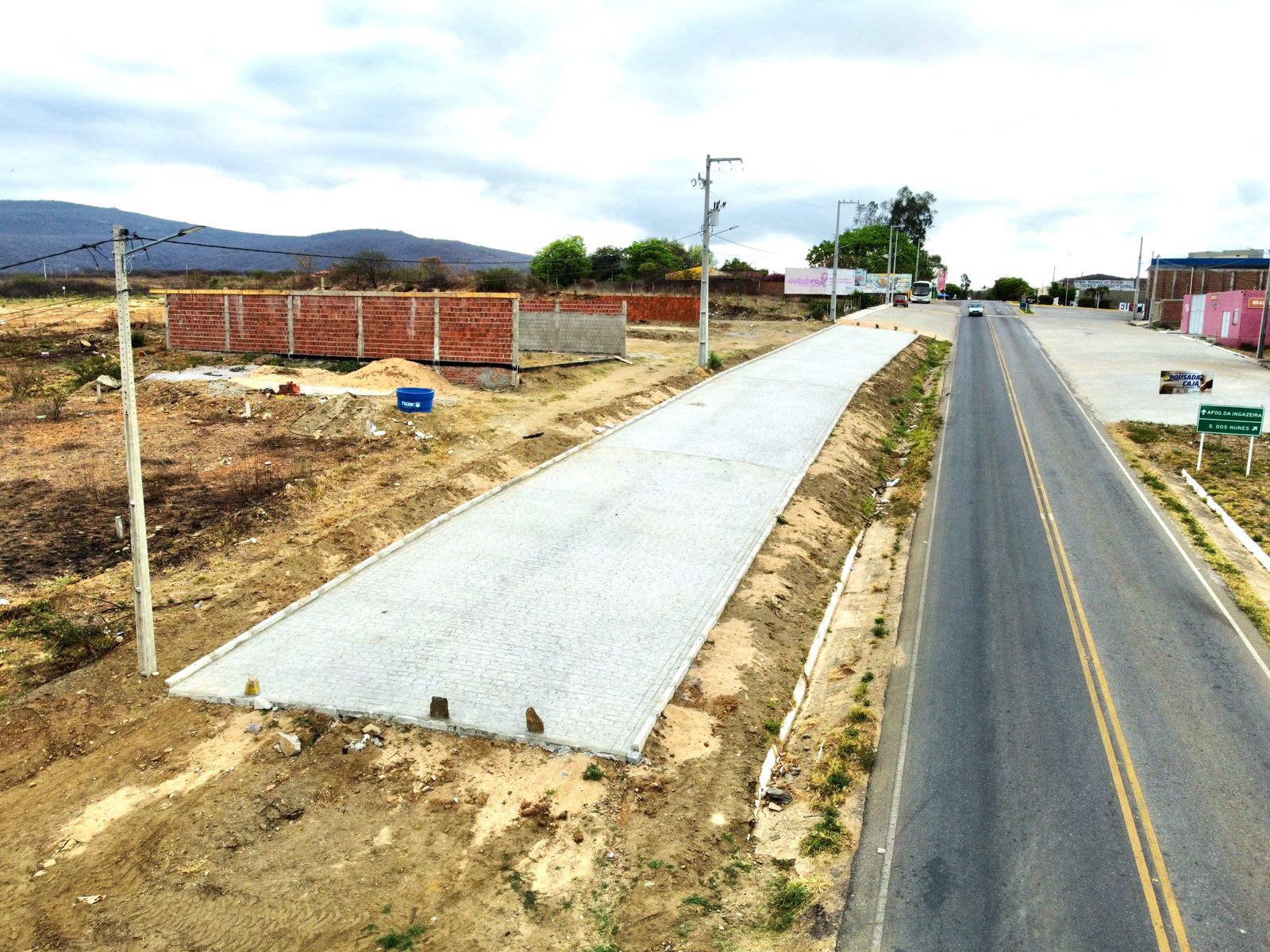 Flores investe no bairro Espedito Marques