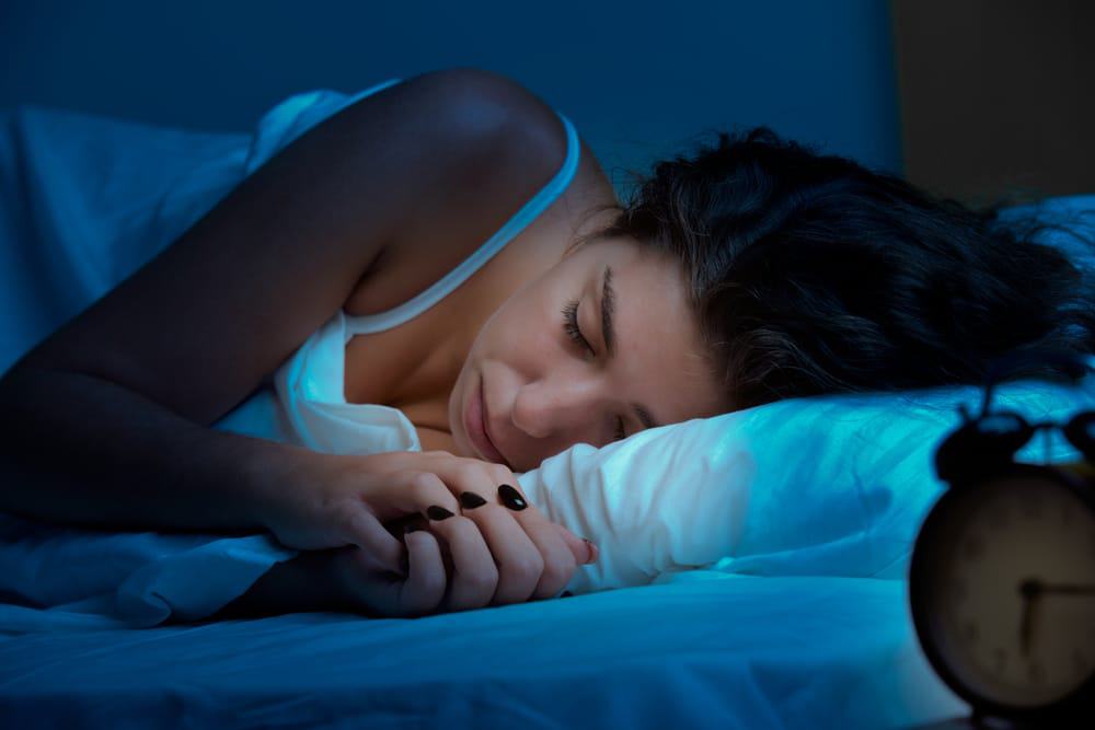 Por que é tão difícil dormir quando as noites são tão quentes quanto os dias?