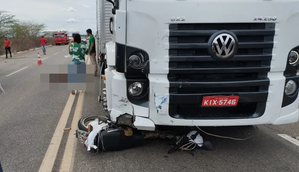 Colisão entre veículos no 'Trevo de ST' acaba matando motociclista