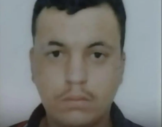 Homem é morto a tiros após tentar esfaquear PMs