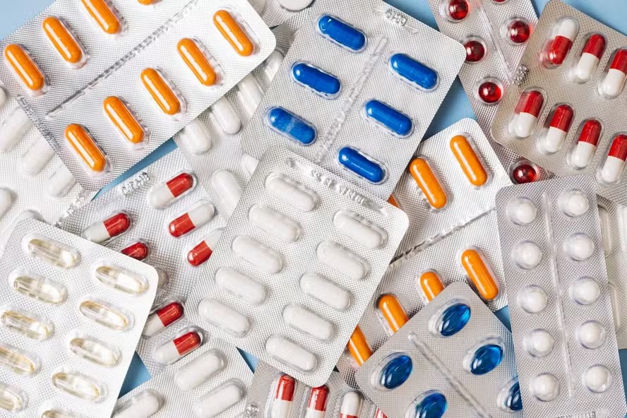 Farmacêuticos alertam para não misturar estes 6 alimentos com medicamentos