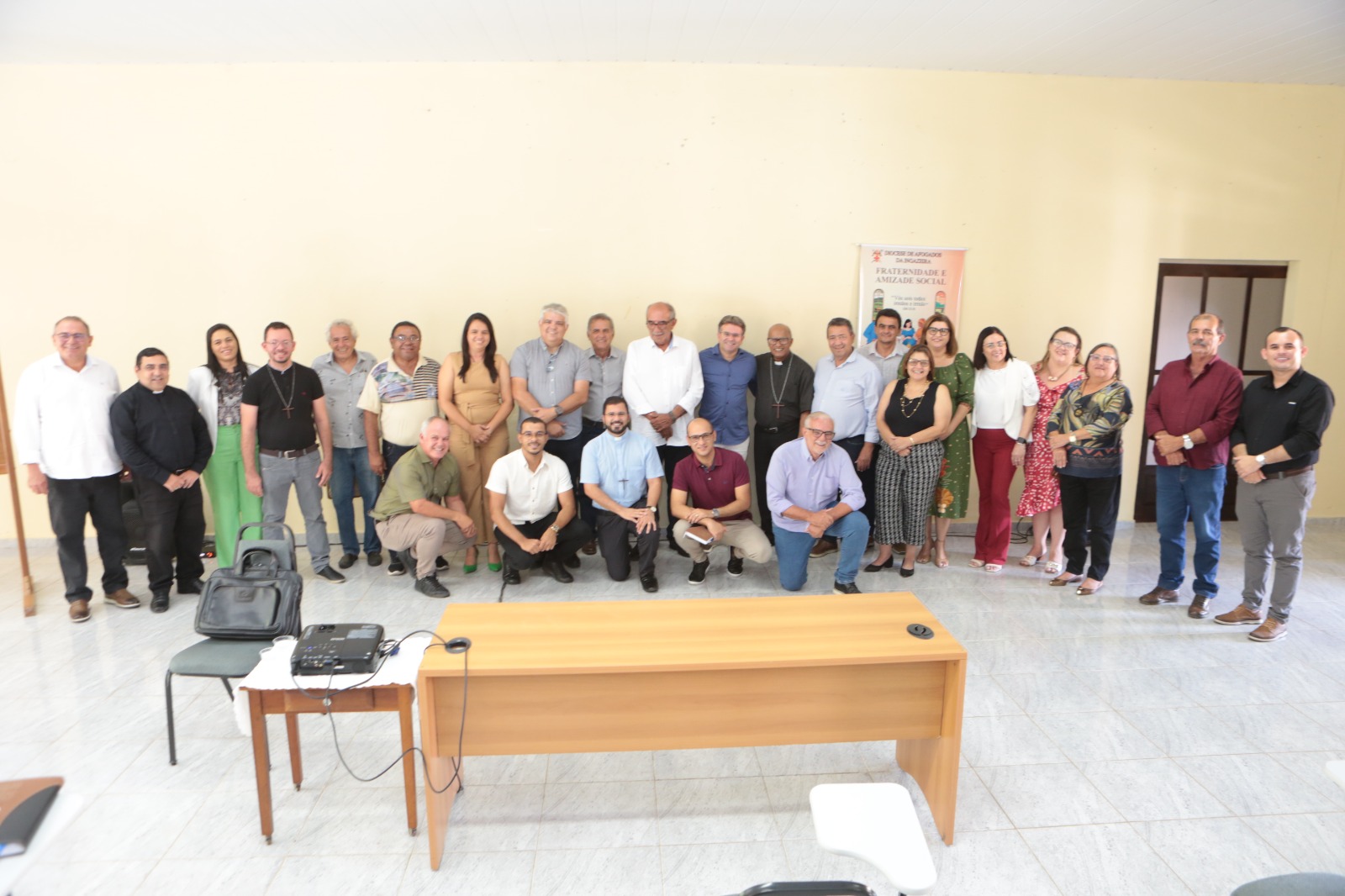 Sandrinho participa de encontro com Bispo